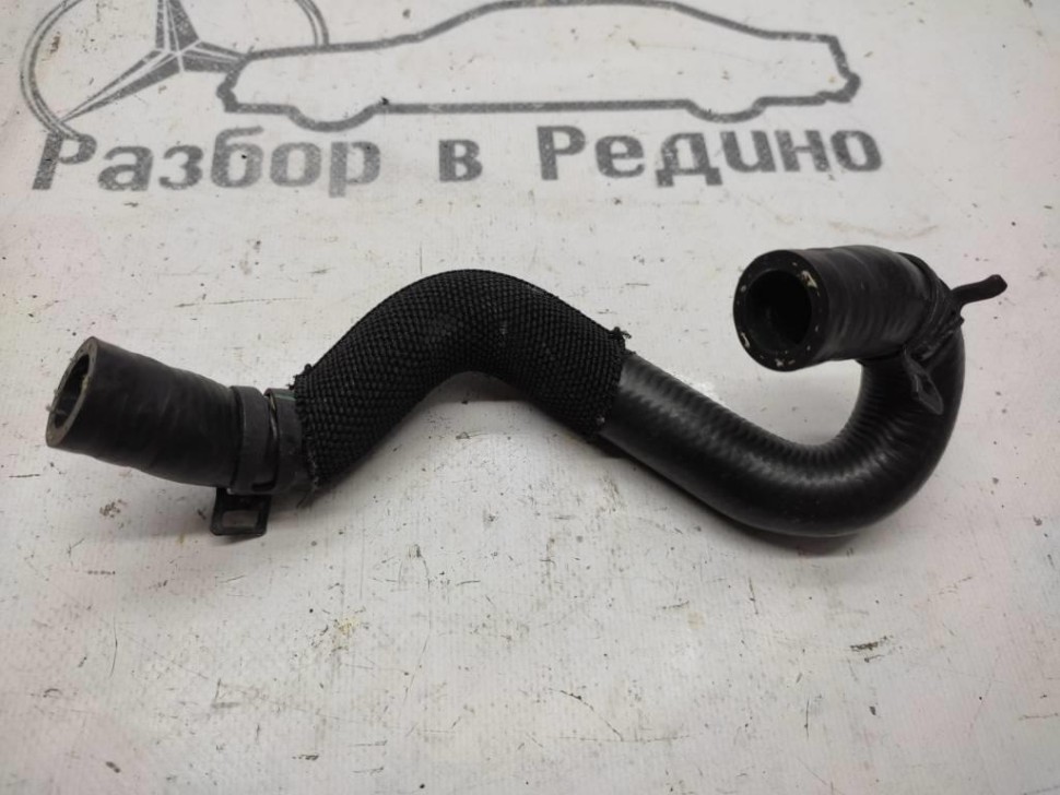 Патрубок ОЖ MERCEDES-BENZ CLA-класс C117/X117 (2013 - 2016) фото 1 — Разборка Мерседес