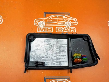 Крышка блока предохранителей MERCEDES-BENZ M-класс AMG W163 (2000 - 2001) — Разборка Мерседес