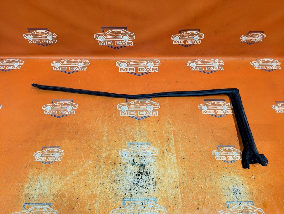 Уплотнители дверей MERCEDES-BENZ CLK-класс C208/A208 (1997 - 2000) фото 1 — Разборка Мерседес