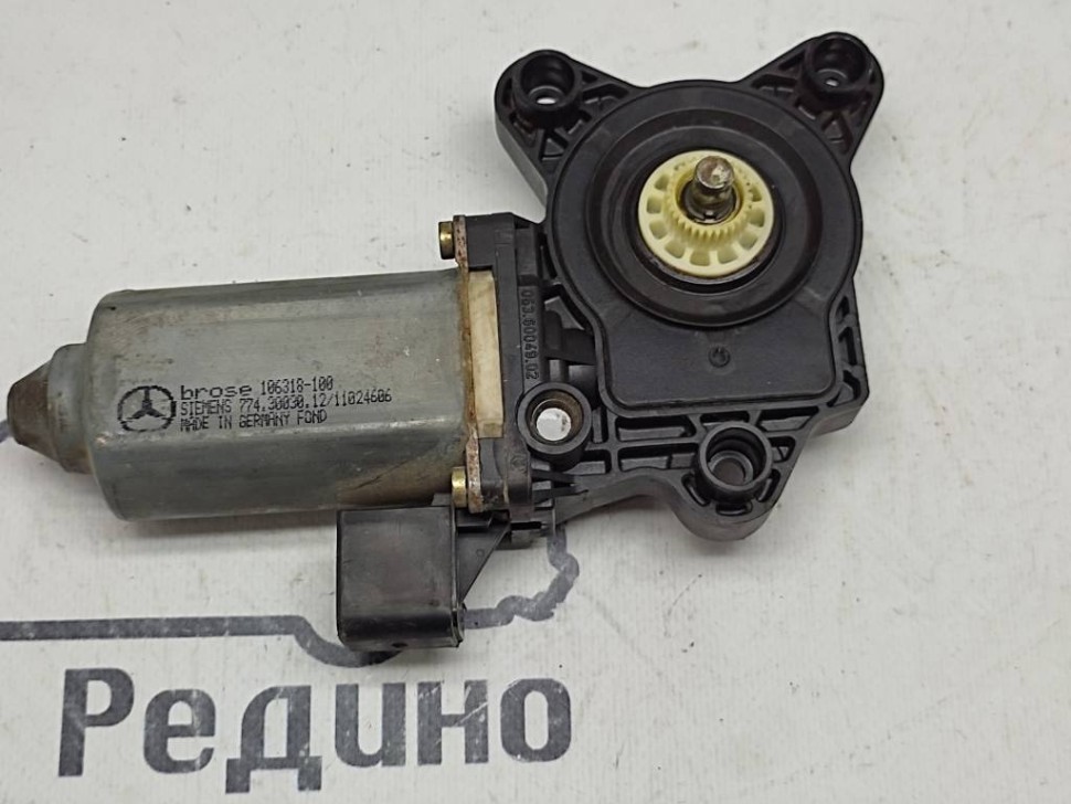 Моторчик стеклоподъемника MERCEDES-BENZ S-класс W220 (1998 - 2005) фото 1 — Разборка Мерседес