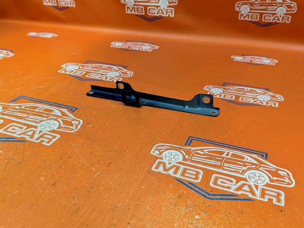 Кронштейн крепления крыла MERCEDES-BENZ SL-класс R231 рестайлинг (2016 - 2020) фото 1 — Разборка Мерседес