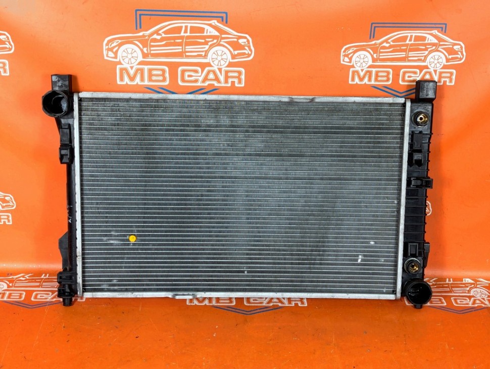 Радиатор MERCEDES-BENZ C-класс W203/S203/CL203 (2000 - 2004) фото 1 &mdash; Разборка Мерседес
