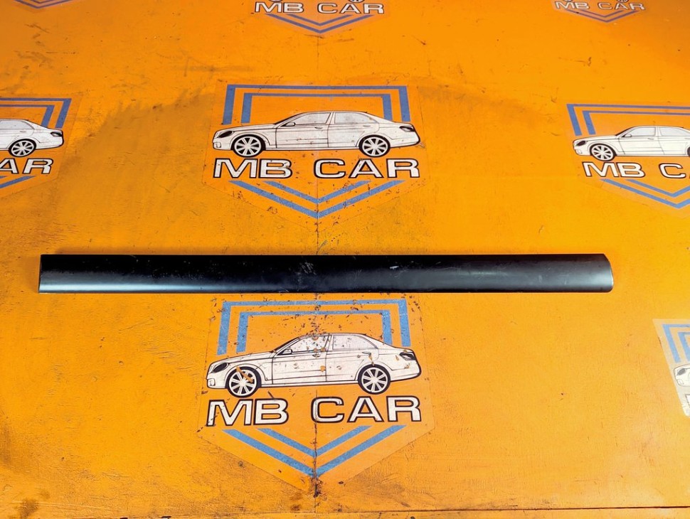 Молдинг двери MERCEDES-BENZ E-класс W210/S210 рестайлинг (1999 - 2003) E 200 2.0 MT (163 л.с.) фото 1 &mdash; Разборка Мерседес
