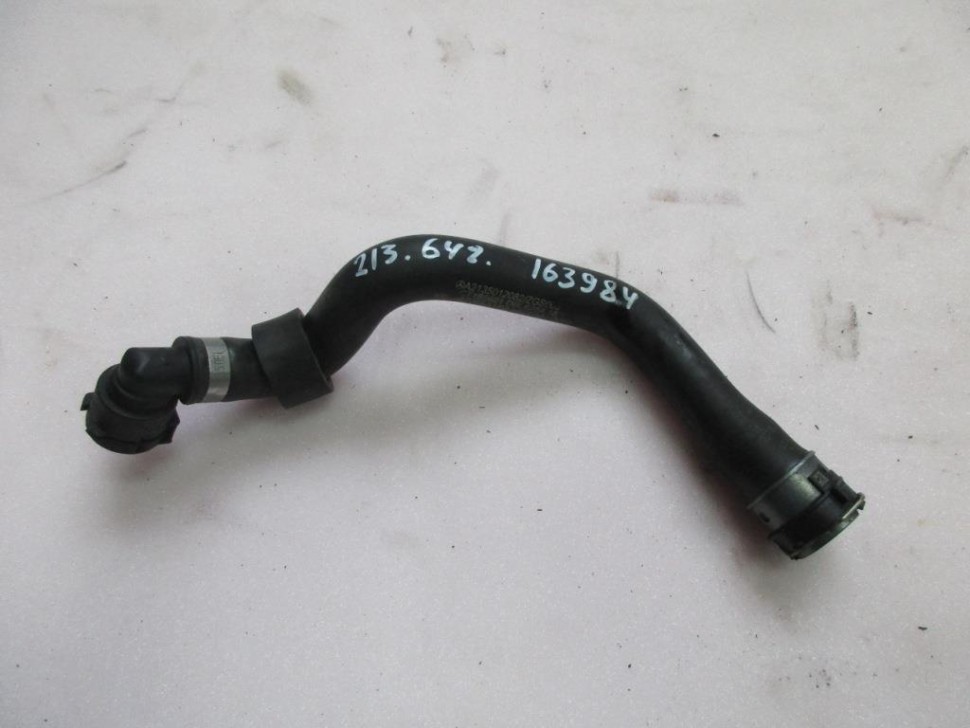 Патрубок ОЖ MERCEDES-BENZ E-класс W213/S213/C238/A238 (2016 - 2021) фото 1 — Разборка Мерседес