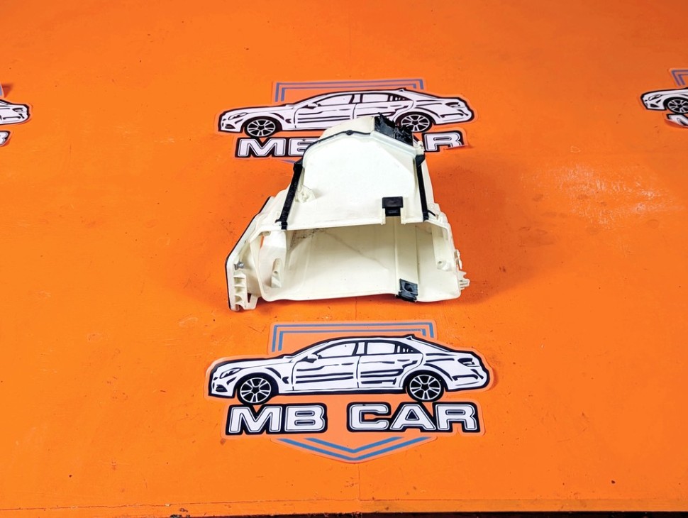 Корпус блока предохранителей MERCEDES-BENZ C-класс W204/S204/С204 рестайлинг (2011 - 2015) фото 1 &mdash; Разборка Мерседес