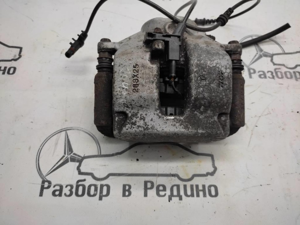 Суппорт передний правый MERCEDES-BENZ C-класс W204/S204 (2006 - 2011) фото 1 — Разборка Мерседес