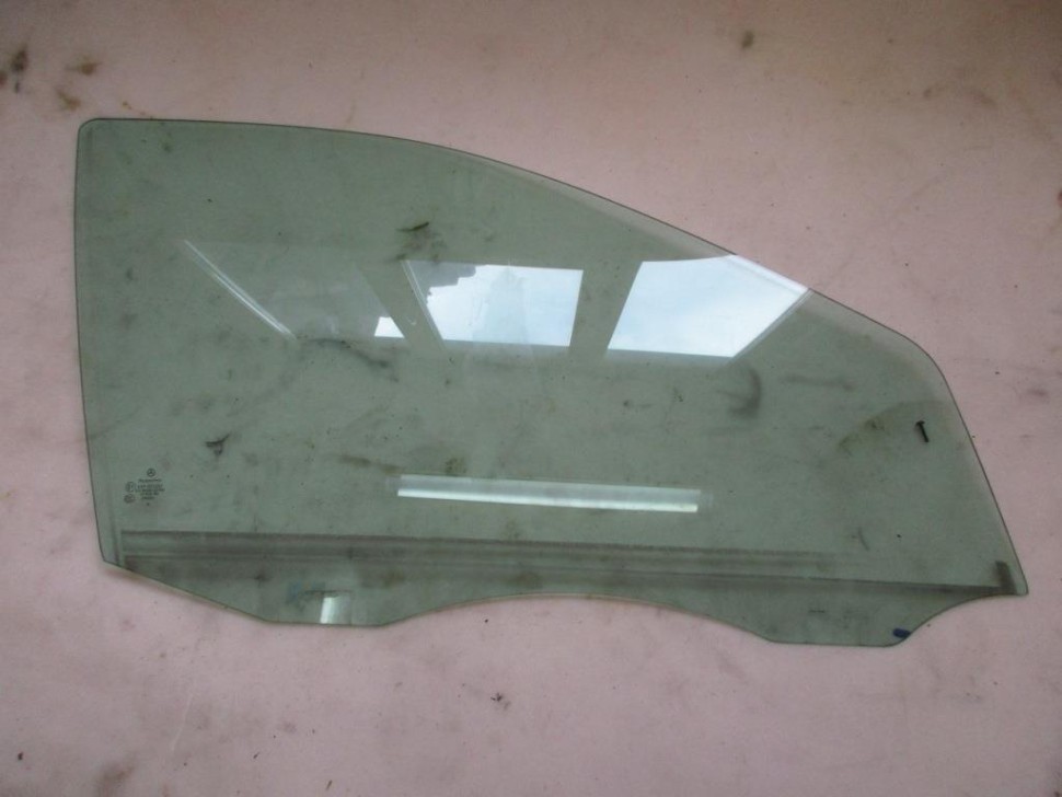 Стекло переднее правое MERCEDES-BENZ C-класс W203/S203/CL203 рестайлинг (2004 - 2008) фото 1 — Разборка Мерседес