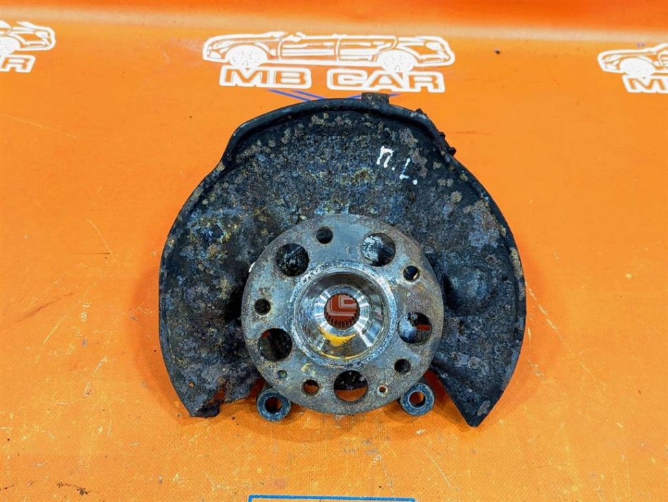 Кулак поворотный передний левый MERCEDES-BENZ VANEO W414 (2001 - 2005) фото 1 — Разборка Мерседес