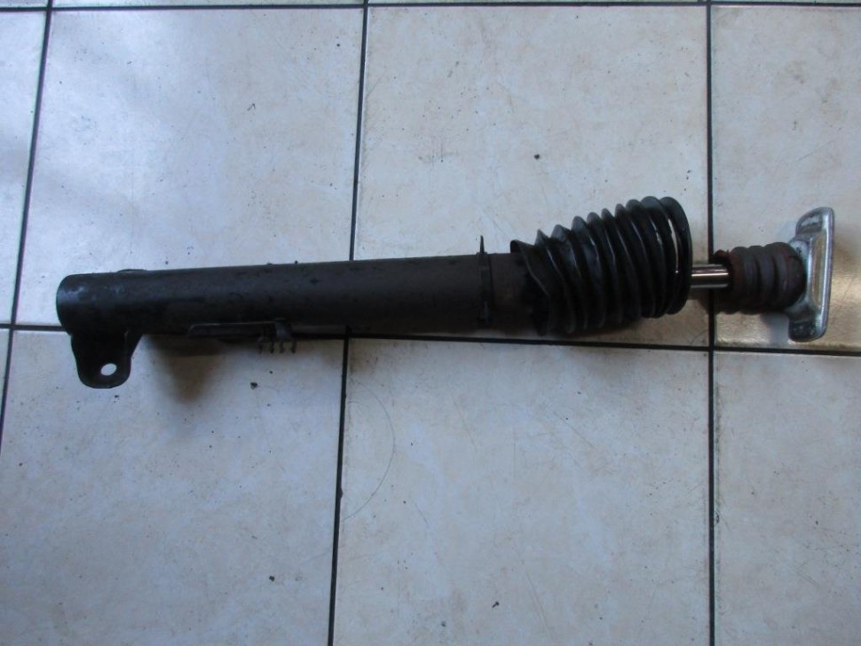 Стойка передняя MERCEDES-BENZ W124 W124/S124/C124/A124 (1984 - 1993) фото 1 — Разборка Мерседес