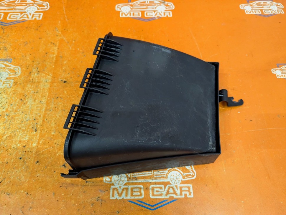 Корпус салонного фильтра MERCEDES-BENZ E-класс W211/S211 (2002 - 2006) фото 1 &mdash; Разборка Мерседес