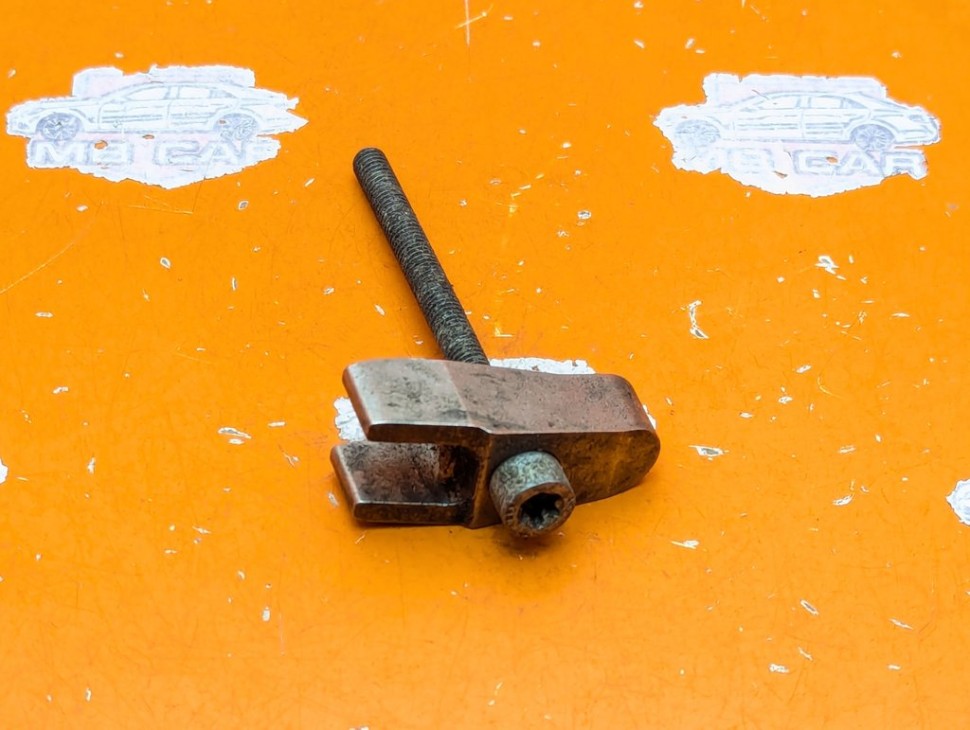 Кронштейн крепления форсунок MERCEDES-BENZ V-класс W638/W639 (1996 - 2003) фото 1 &mdash; Разборка Мерседес