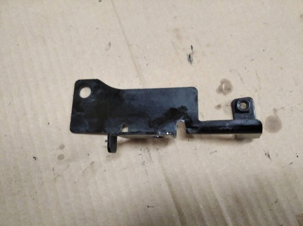 Кронштейн MERCEDES-BENZ V-класс W447 (2014 - 2025) фото 1 — Разборка Мерседес