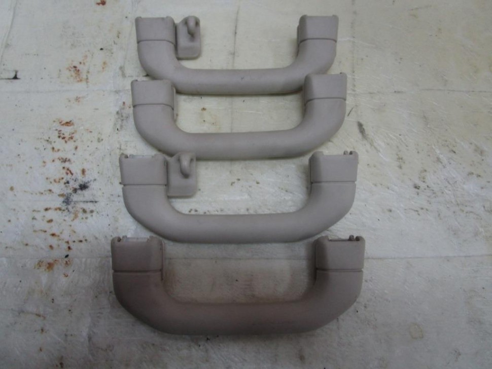 Ручка потолка MERCEDES-BENZ C-класс W203/S203/CL203 рестайлинг (2004 - 2008) фото 1 — Разборка Мерседес