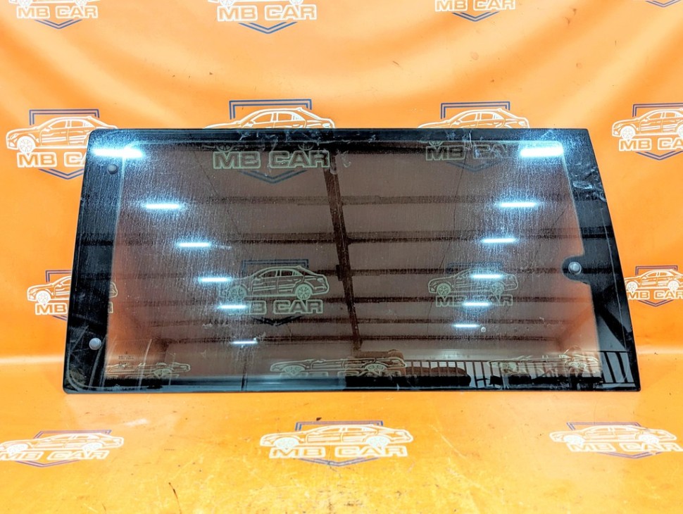 Стекло боковое MERCEDES-BENZ Vito W638 (1996 - 2003) фото 1 — Разборка Мерседес