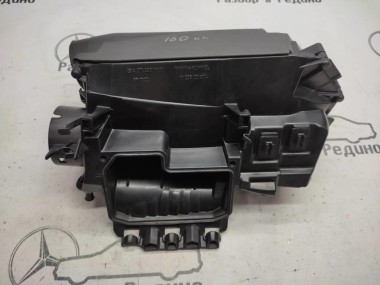 Корпус воздушного фильтра MERCEDES-BENZ C-класс W204/S204/С204 рестайлинг (2011 - 2015) — Разборка Мерседес