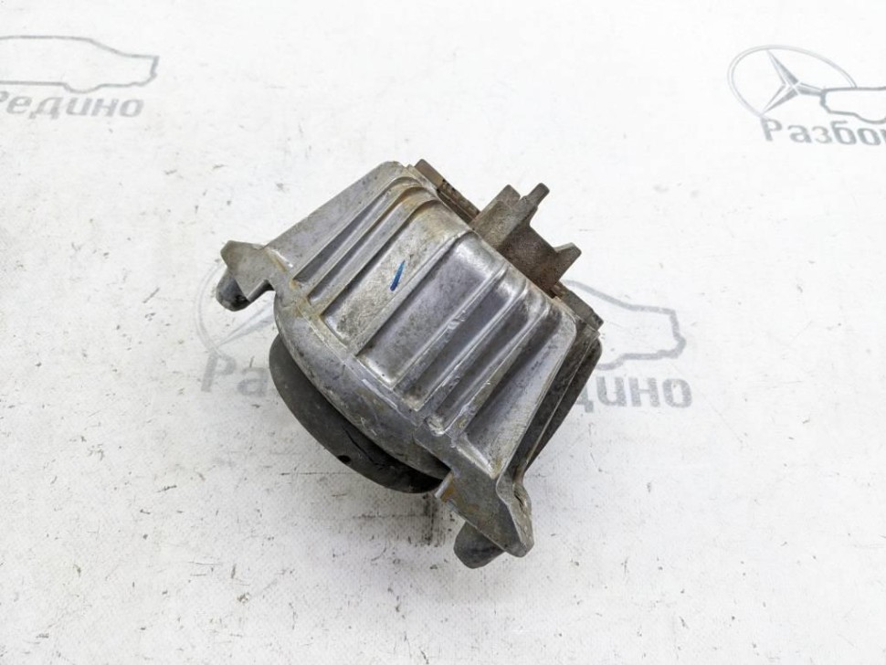 Опора двигателя MERCEDES-BENZ C-класс W204/S204 (2006 - 2011) фото 1 — Разборка Мерседес