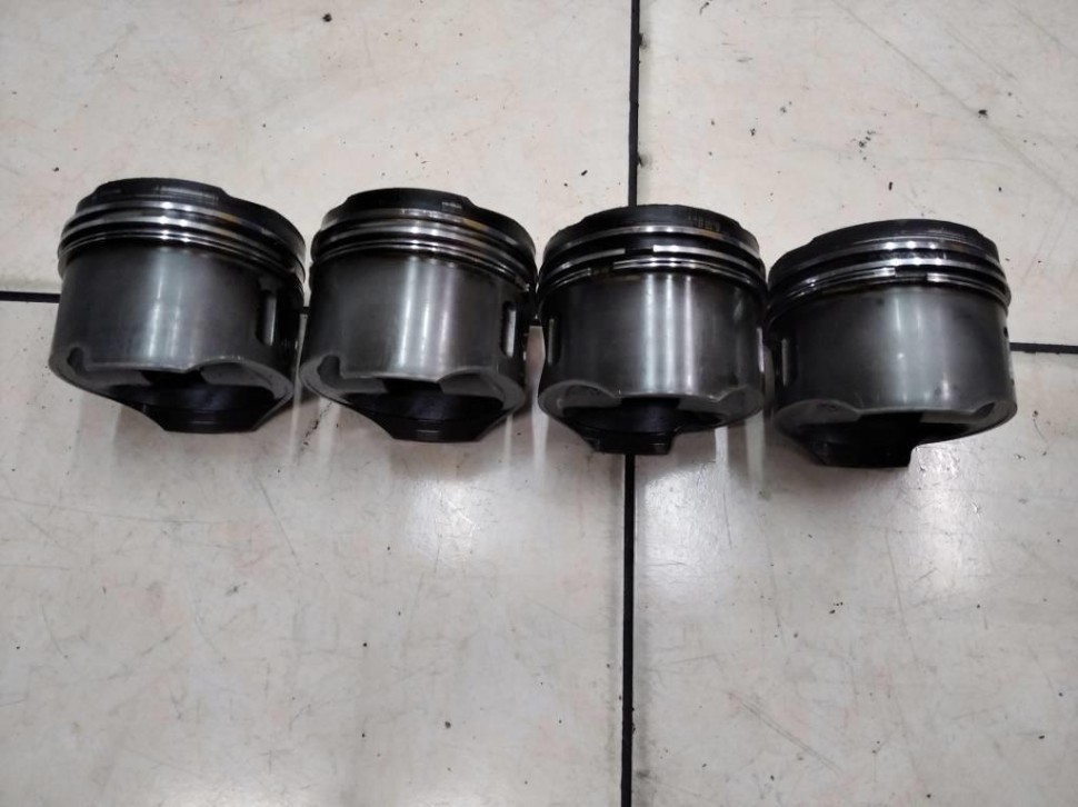 Поршень дизель MERCEDES-BENZ E-класс W210/S210 (1995 - 1999) фото 1 — Разборка Мерседес