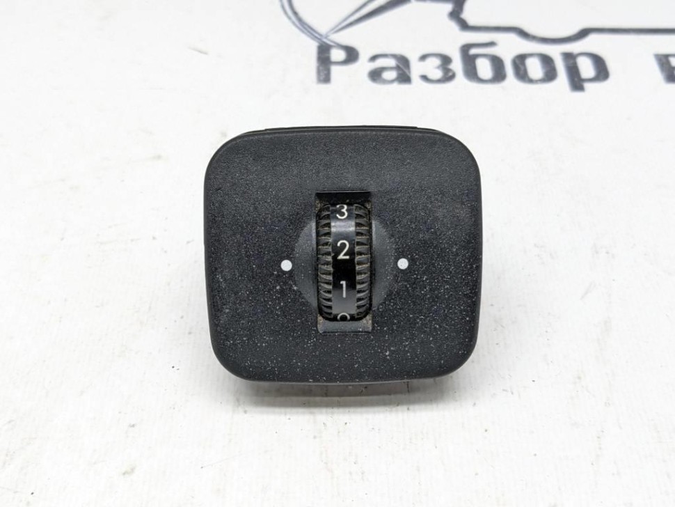 Кнопка MERCEDES-BENZ S-класс W220 рестайлинг (2002 - 2005) фото 1 — Разборка Мерседес
