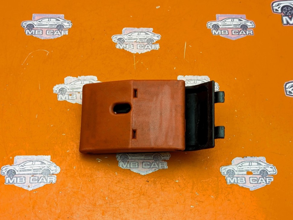 Ручка открытия капота MERCEDES-BENZ E-класс W124/S124/C124/A124 (1984 - 1997) фото 1 — Разборка Мерседес