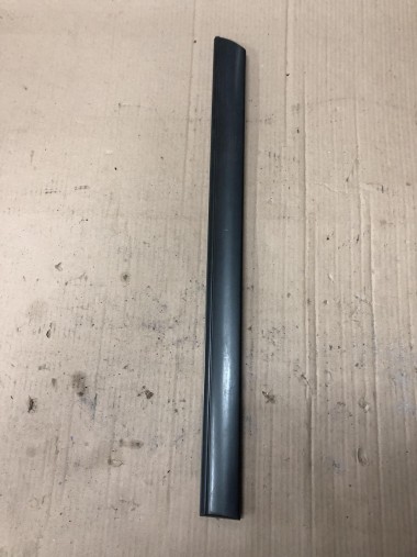 Молдинг двери MERCEDES-BENZ C-класс W202/S202 (1993 - 1997) — Разборка Мерседес