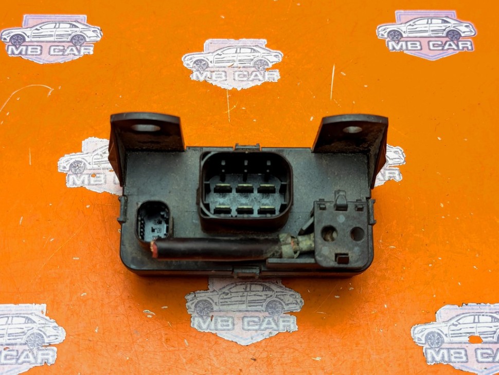 Реле свечей накала MERCEDES-BENZ Sprinter W901-905 (1995 - 2006) фото 1 — Разборка Мерседес