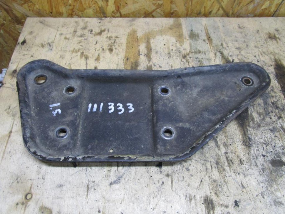 Кронштейн рессоры MERCEDES-BENZ Sprinter W901-905 (1995 - 2006) фото 1 — Разборка Мерседес