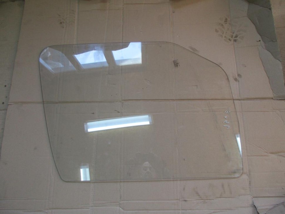 Стекло переднее левое MERCEDES-BENZ Sprinter W906 (2006 - 2019) фото 1 — Разборка Мерседес