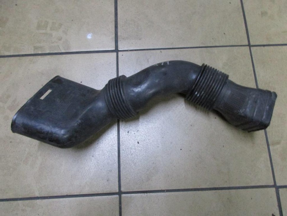 Патрубок воздушный MERCEDES-BENZ E-класс W211/S211 (2002 - 2006) фото 1 — Разборка Мерседес