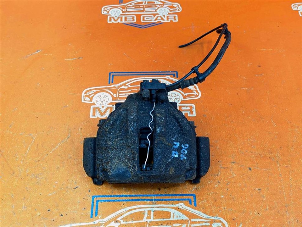 Суппорт передний правый MERCEDES-BENZ Sprinter W901-905 (1995 - 2006) фото 1 — Разборка Мерседес