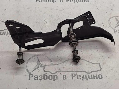 Кронштейн компрессора подвески MERCEDES-BENZ R-класс W251 (2005 - 2007) — Разборка Мерседес