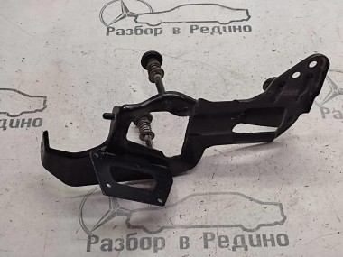 Кронштейн компрессора подвески MERCEDES-BENZ R-класс W251 (2005 - 2007) — Разборка Мерседес