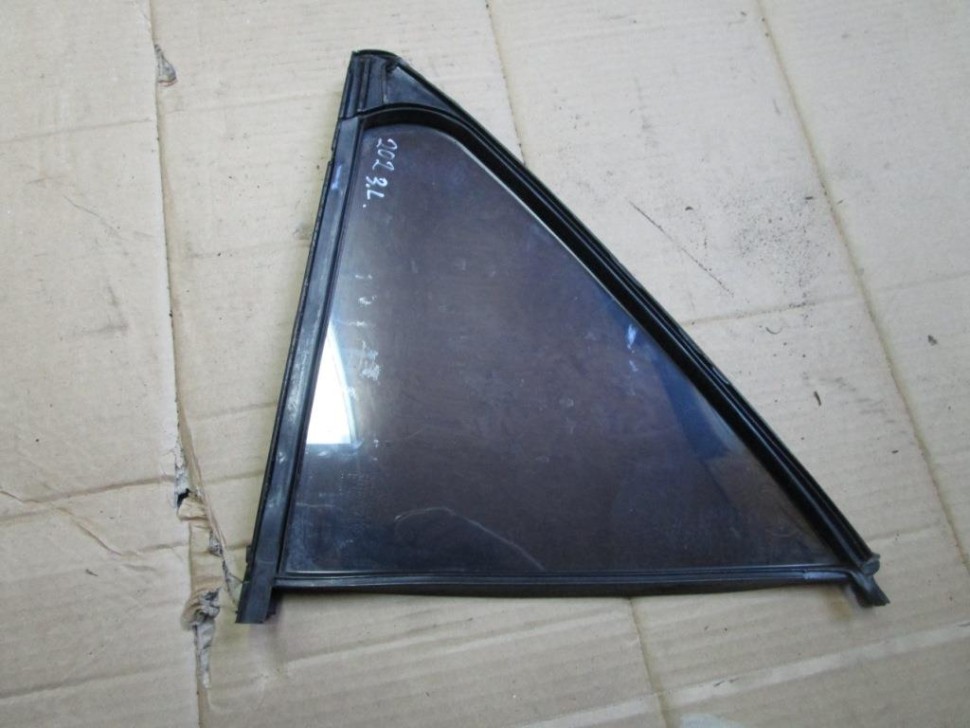 Стекло заднее левое MERCEDES-BENZ C-класс W202/S202 (1993 - 1997) фото 1 — Разборка Мерседес