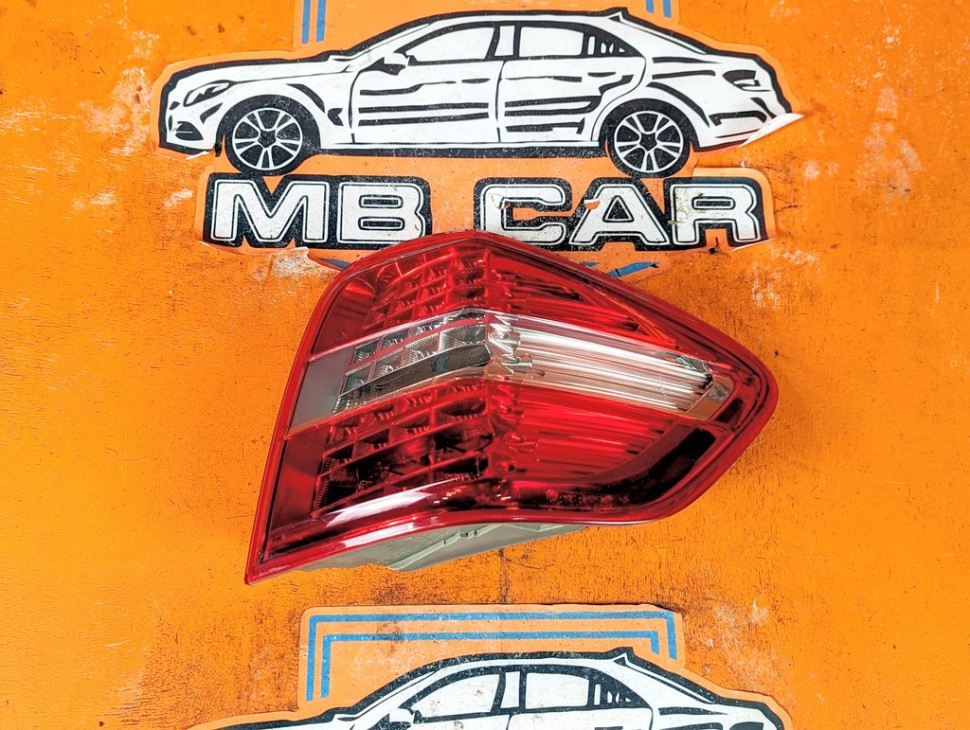 Фонарь задний правый MERCEDES-BENZ M-класс W164 рестайлинг (2008 - 2011) фото 1 &mdash; Разборка Мерседес