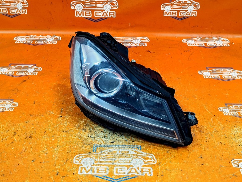 Фара правая MERCEDES-BENZ C-класс W204/S204/С204 рестайлинг (2011 - 2015) фото 1 — Разборка Мерседес