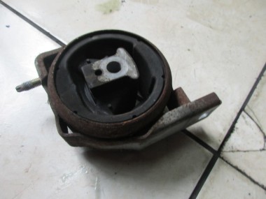 Опора двигателя MERCEDES-BENZ A-класс W168 рестайлинг (2001 - 2004) — Разборка Мерседес