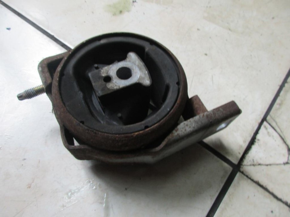 Опора двигателя MERCEDES-BENZ A-класс W168 рестайлинг (2001 - 2004) фото 1 — Разборка Мерседес