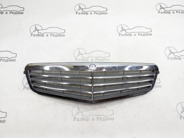 Решетка радиатора MERCEDES-BENZ C-класс W204/S204 (2006 - 2011) — Разборка Мерседес