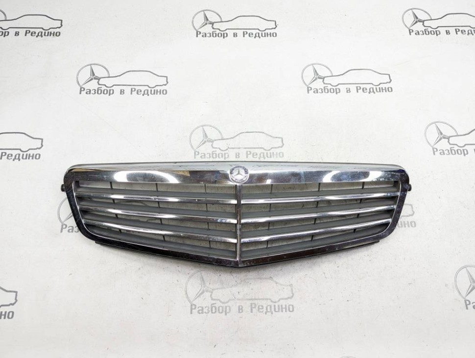 Решетка радиатора MERCEDES-BENZ C-класс W204/S204 (2006 - 2011) фото 1 — Разборка Мерседес