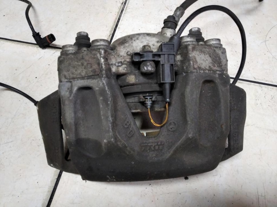 Суппорт передний правый MERCEDES-BENZ E-класс W212/S212/C207/A207 (2009 - 2013) фото 1 — Разборка Мерседес