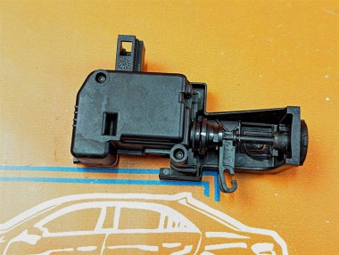 Активатор люка бака MERCEDES-BENZ E-класс W212/S212/C207/A207 рестайлинг (2013 - 2016) — Разборка Мерседес