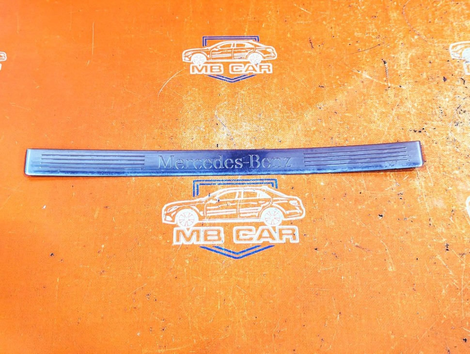 Накладка порога внутренняя MERCEDES-BENZ E-класс W212/S212/C207/A207 (2009 - 2013) фото 1 — Разборка Мерседес
