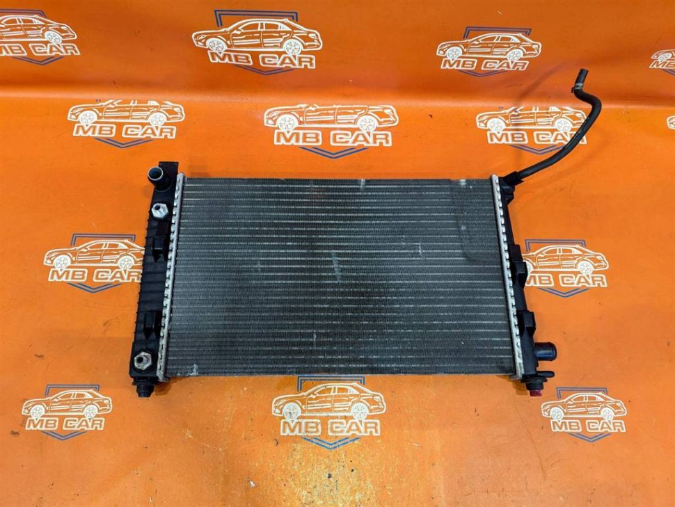 Радиатор MERCEDES-BENZ VANEO W414 (2001 - 2005) фото 1 — Разборка Мерседес