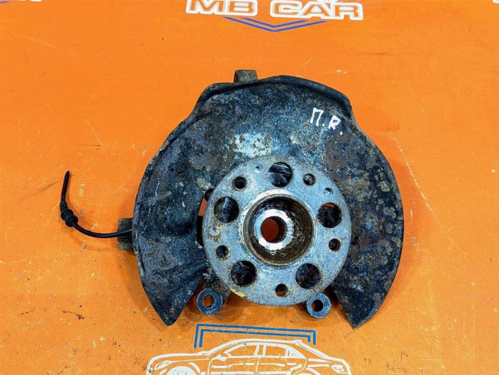 Кулак поворотный передний правый MERCEDES-BENZ VANEO W414 (2001 - 2005) фото 1 — Разборка Мерседес