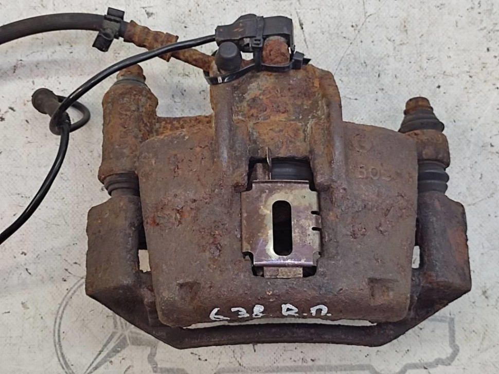 Суппорт передний правый MERCEDES-BENZ Vito W638 (1996 - 2003) фото 1 — Разборка Мерседес