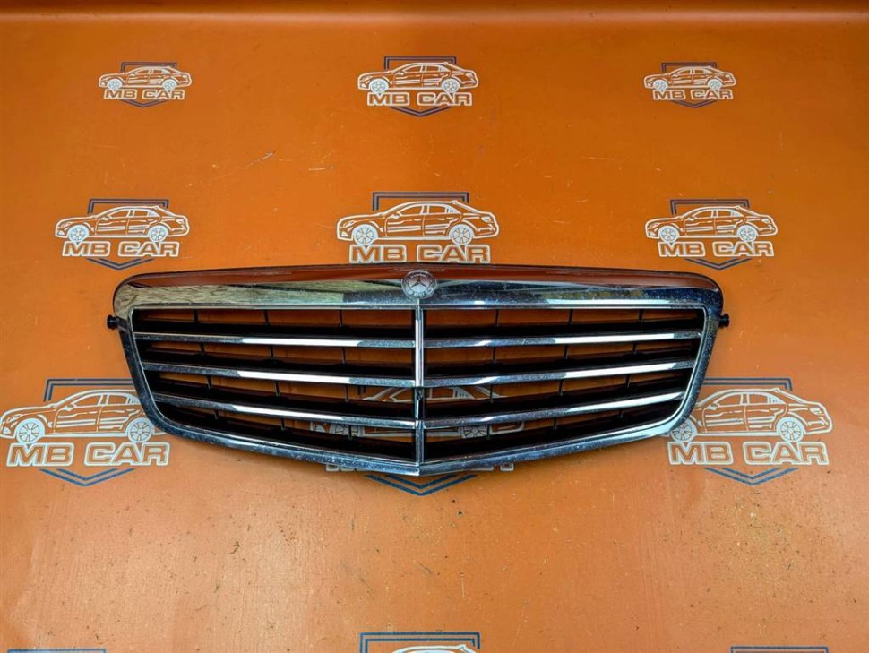Решетка радиатора MERCEDES-BENZ E-класс W212/S212/C207/A207 (2009 - 2013) фото 1 — Разборка Мерседес