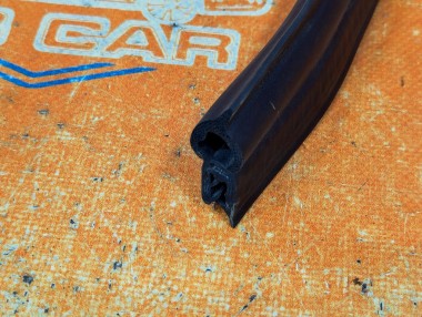 Уплотнитель моторного отсека MERCEDES-BENZ E-класс W124/S124/C124/A124 (1984 - 1997) — Разборка Мерседес