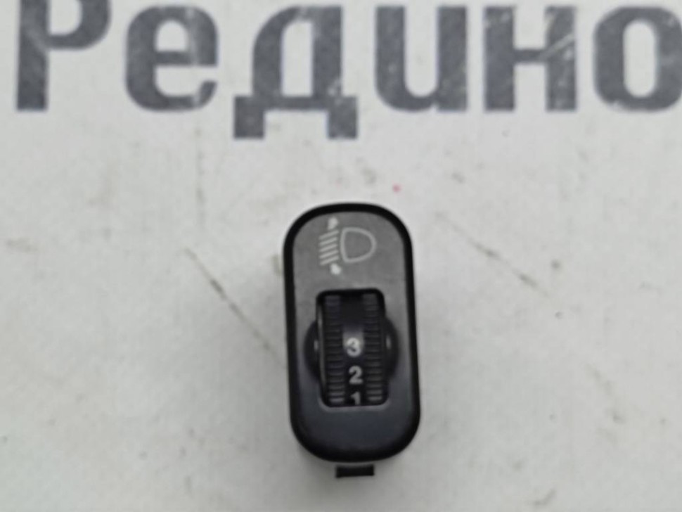 Кнопка корректора фар MERCEDES-BENZ Sprinter W901-905 (1995 - 2006) фото 1 — Разборка Мерседес