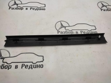 Накладка порога внутренняя MERCEDES-BENZ CLS-класс C218/X218 (2010 - 2014) — Разборка Мерседес