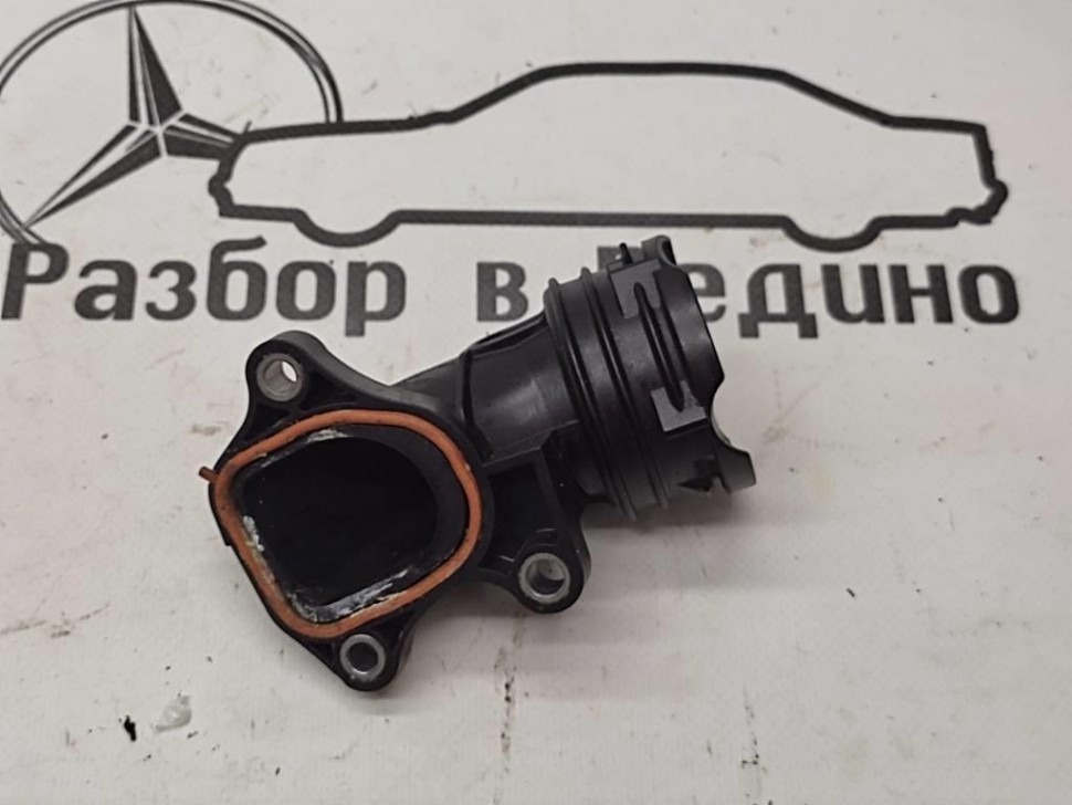 Фланец системы охлаждения MERCEDES-BENZ C-класс W204/S204 (2006 - 2011) фото 1 — Разборка Мерседес