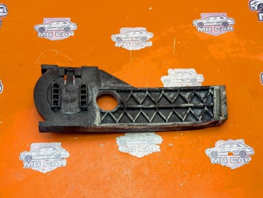 Кронштейн радиатора MERCEDES-BENZ CLA-класс C117/X117 рестайлинг (2016 - 2019) &mdash; Разборка Мерседес